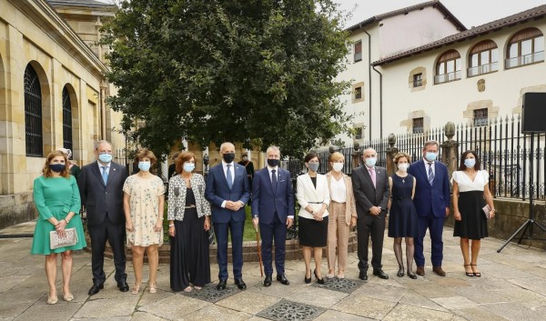 Iñigo Urkullu lehendakariak Gernikako zuhaitzaren azpian egin du karguaren zina - 2020