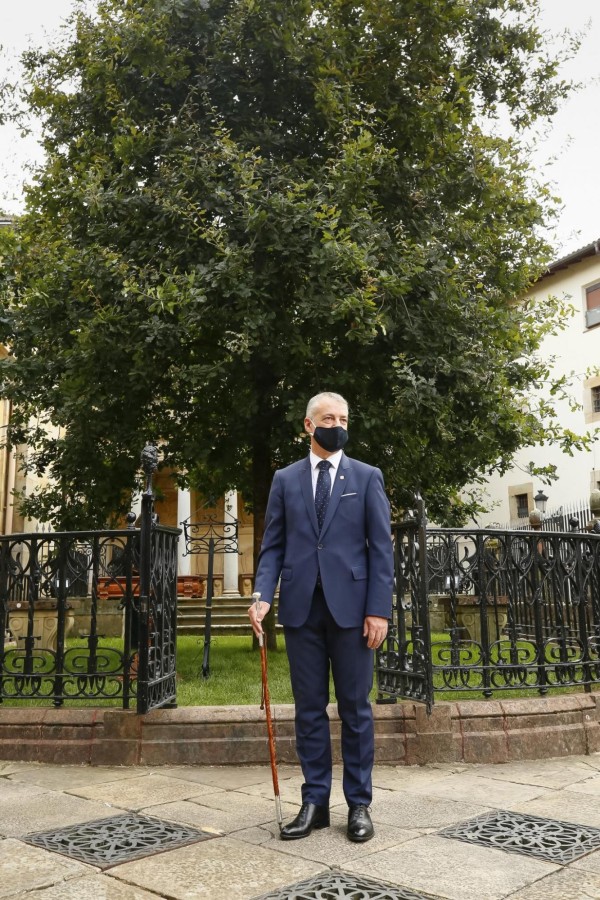 Iñigo Urkullu lehendakariak Gernikako zuhaitzaren azpian egin du karguaren zina - 2020