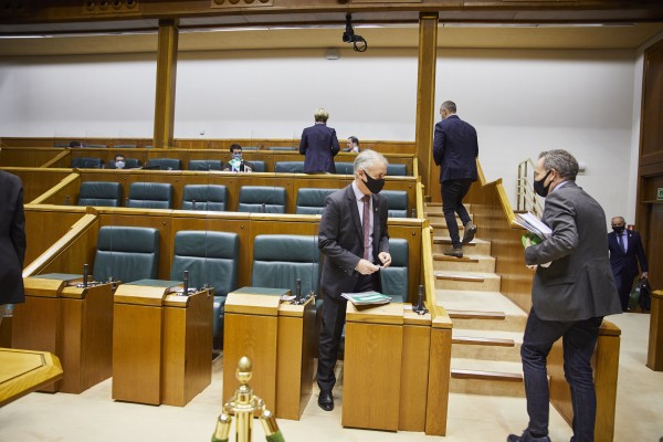 Pleno Ordinario en el Parlamento Vasco (08-10-2020)