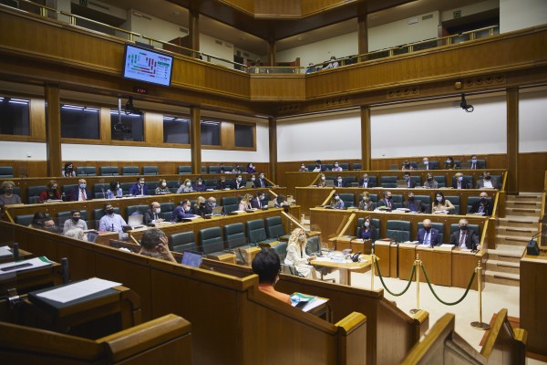 Pleno Ordinario en el Parlamento Vasco (08-10-2020)