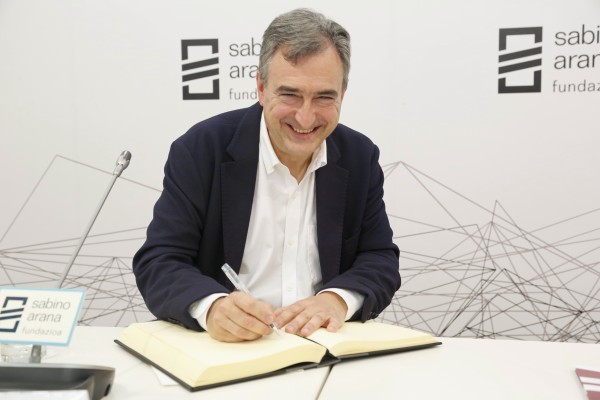 Aitor Esteban - Una brújula para el siglo XXI