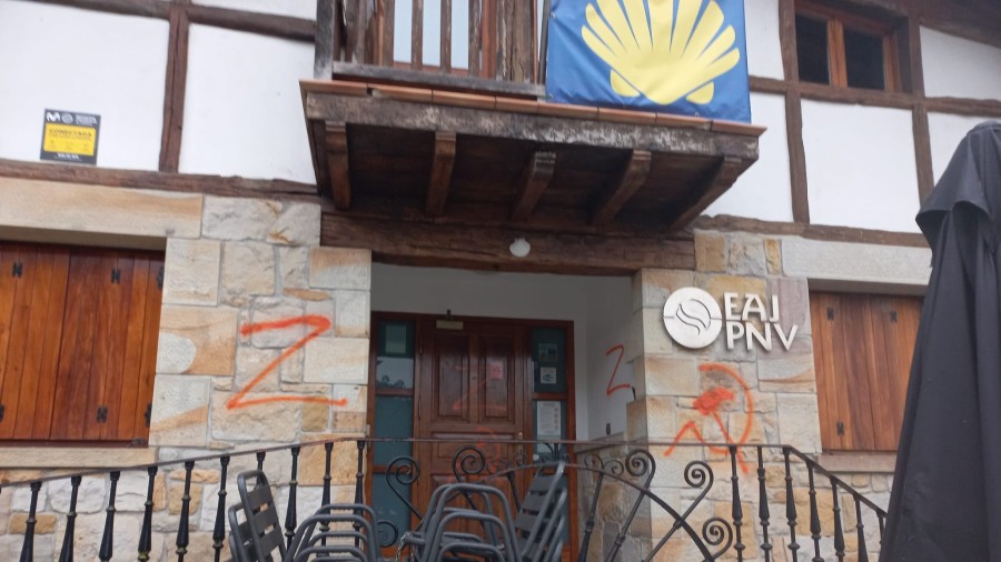 Pintadas en los batzokis de Larrabetzu, Lezama, Lemoa y Zeberio
