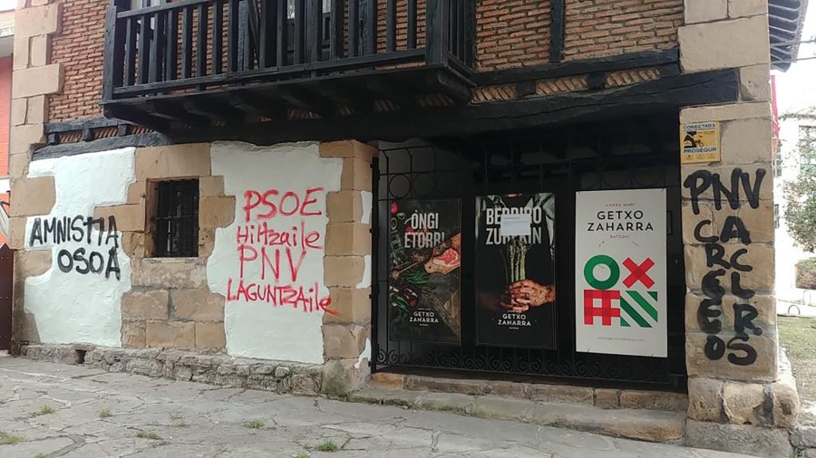 Uribe Kostako hiru batzokitan eginiko erasoak eta EAJ-PNVren kontrako irain larriak gaitzetsi ditu Bizkai Buru Batzarrak 