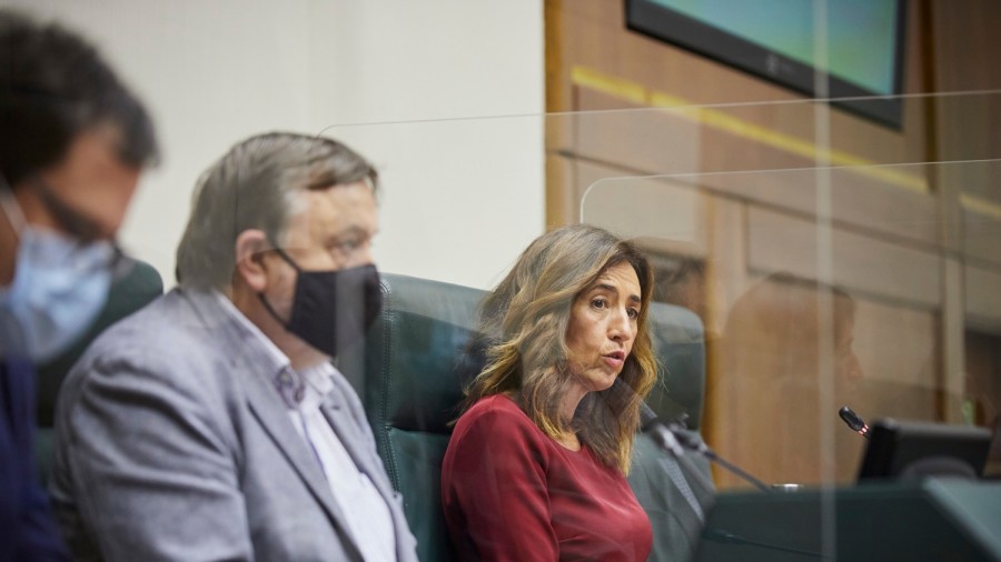 La consejera Garamendi implantará una estrategia de gobierno digital para modernizar la Administración y subraya que las transferencias pendientes aumentarán el bienestar y la calidad de vida de los vascos