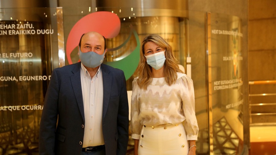 Andoni Ortuzar y Yolanda Díaz analizan en Sabin Etxea las reformas necesarias para salir de la crisis y generar empleo 