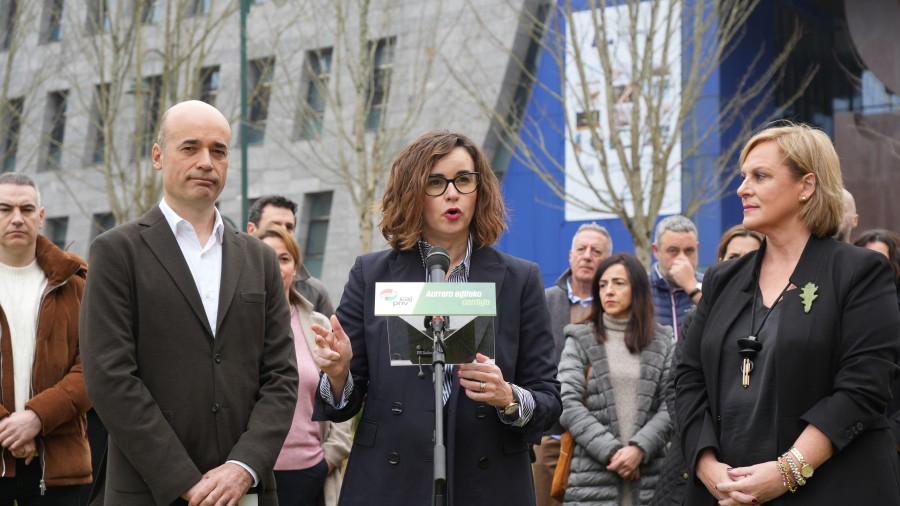 Elixabete Etxanobe: “En los próximos años extenderemos a toda Bizkaia las mejoras en el sistema de cuidados”