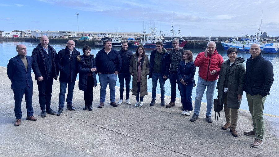 Oihane Agirregoitia buru izan duen EAJ-PNVko ordezkaritza bat Ondarroan izan da alturako ontzidiaren kezkak ezagutzeko