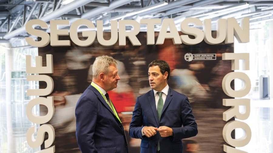 Imanol Pradalesek Euskadik behar duen segurtasun integralari buruz 