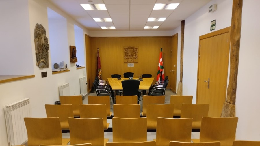 Sopuertako EAJ-PNVk dirulaguntzen kudeaketaren gardentasun falta salatu du eta elkarteentzako bermeak eskatu ditu