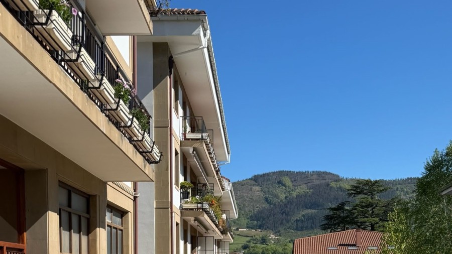 EAJ-PNV impulsa una modificación de la ordenanza de bajos para abrir nuevas oportunidades de vivienda en Elorrio