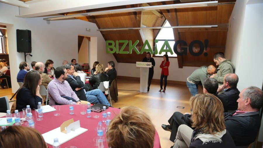 Ehun bat pertsona elkartu dira Getxon Bizkaiago! ekimena martxan jartzeko. Bizkaiko EAJ-PNVk hiritarrei zuzendutako abian jarri duen parte hartze egit