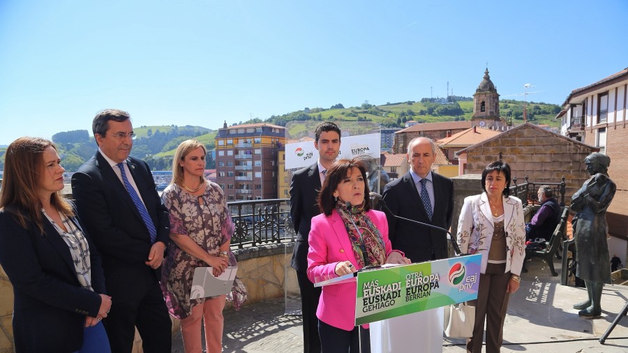 Izaskun Bilbao en la Arrain Azoka de Bermeo
