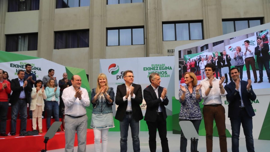 Ortuzarrek Getxon ohartarazi nahi izan du  PPren mehatxuaz, hautagaiak ezkutatzen ari diren siglen atzean Rajoy, Rato eta Rus daudela gogoratuta