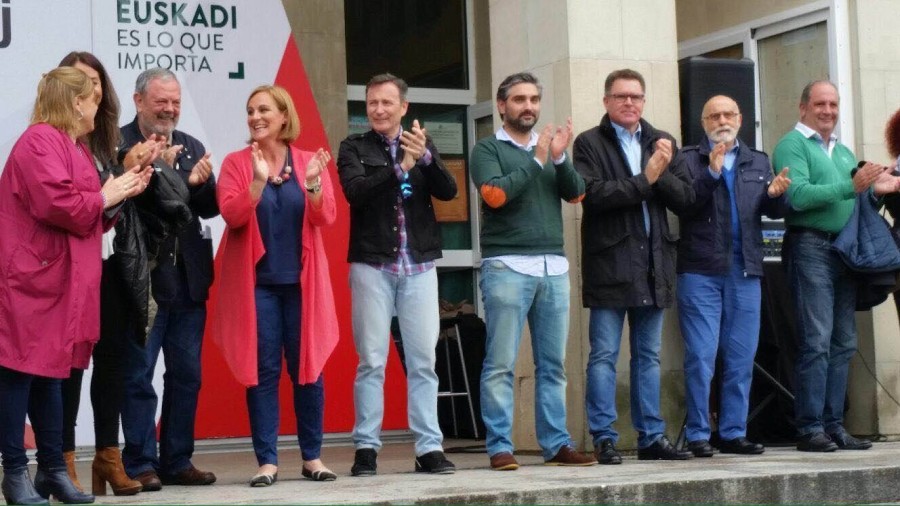Mitin en Sopela - Pedro Azpiazu