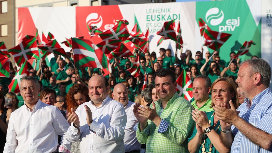 EAJ-PNVk “marea berdea” eskatu du espainiar alderdiei Estatuari egonkortasuna ematen “laguntzeko” eta Euskadiren nazio aitorpena lortzeko