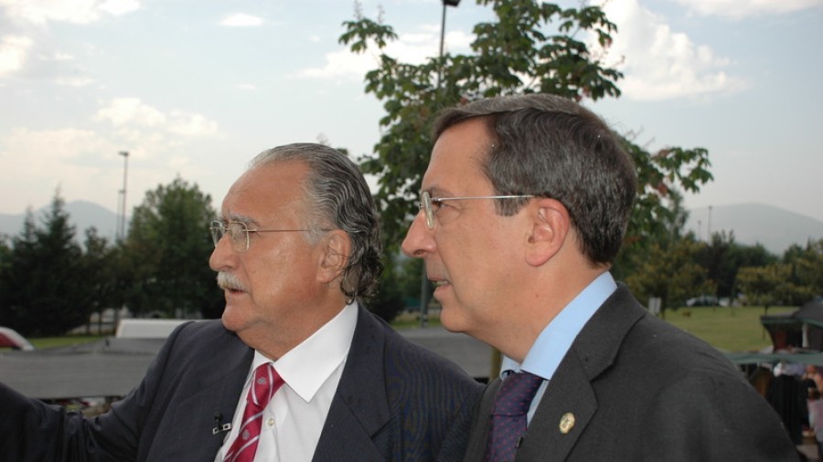 José Luis Bilbao e Iñaki Azkuna hablan sobre Txurdinaga